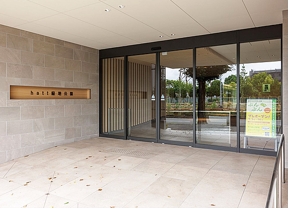 建物のエントランス