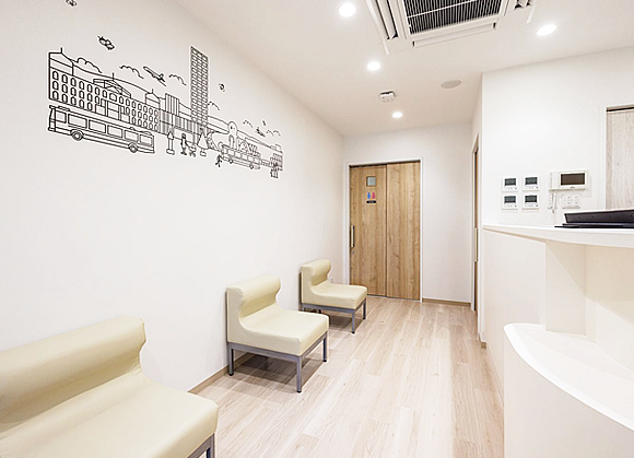 待合室（ベビーカー横付けできます）